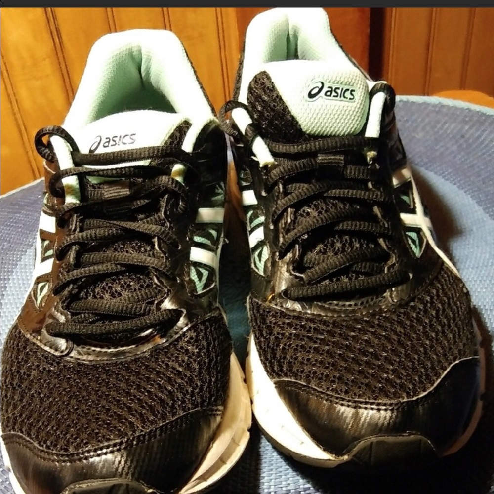 ASICS like new size 8.5